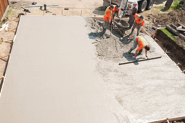 Best Commercial Concrete Contractor  in Lynn, IN